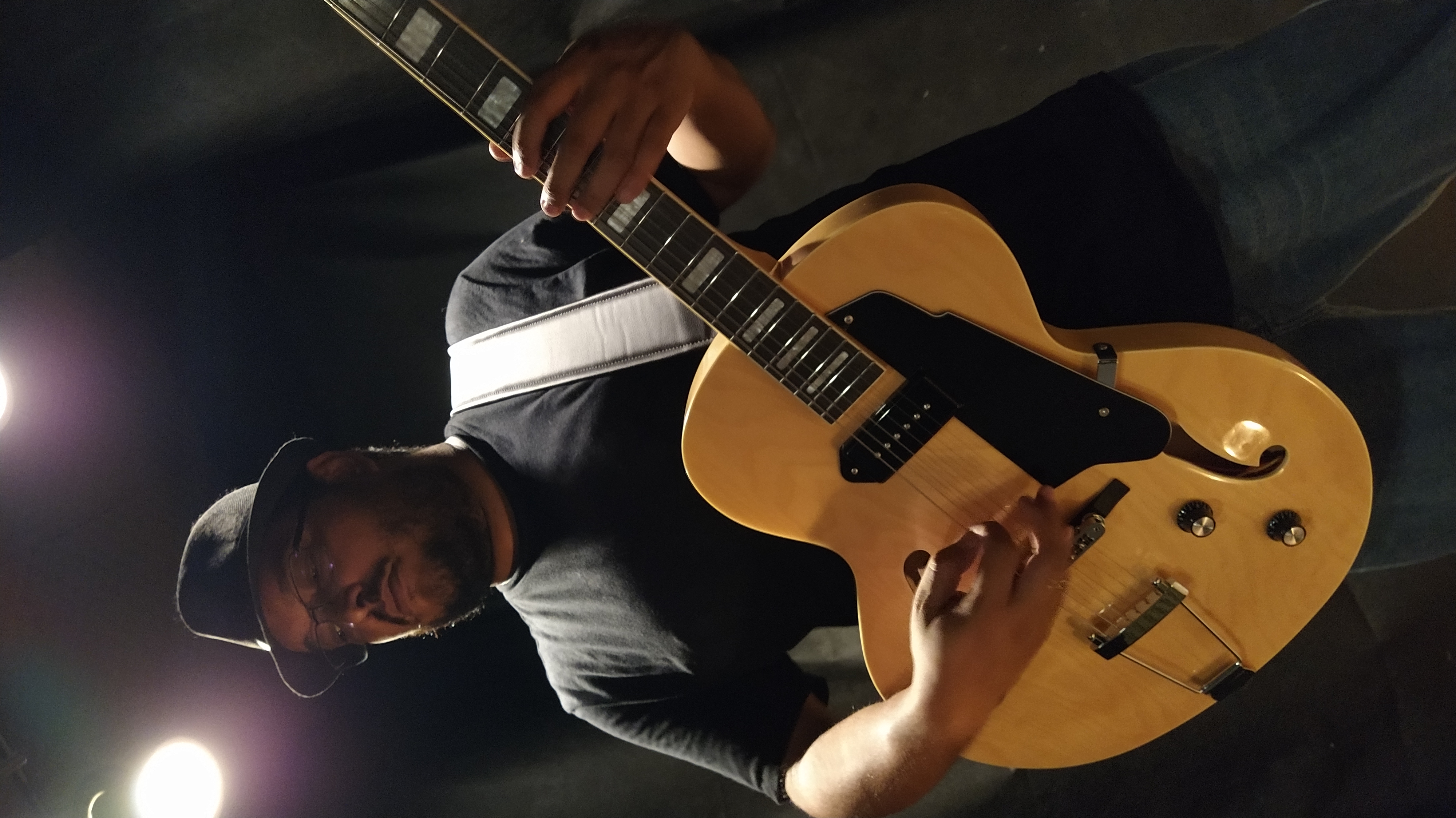 Sessão acústica intimista